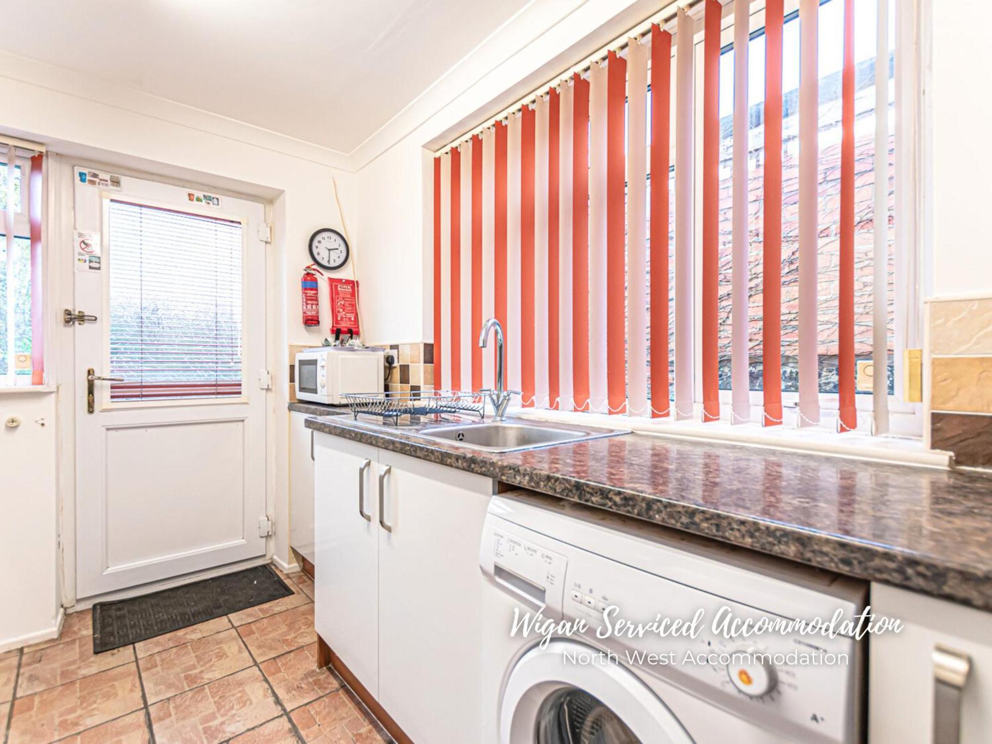 Wigan Serviced Accommodation Exterior photo